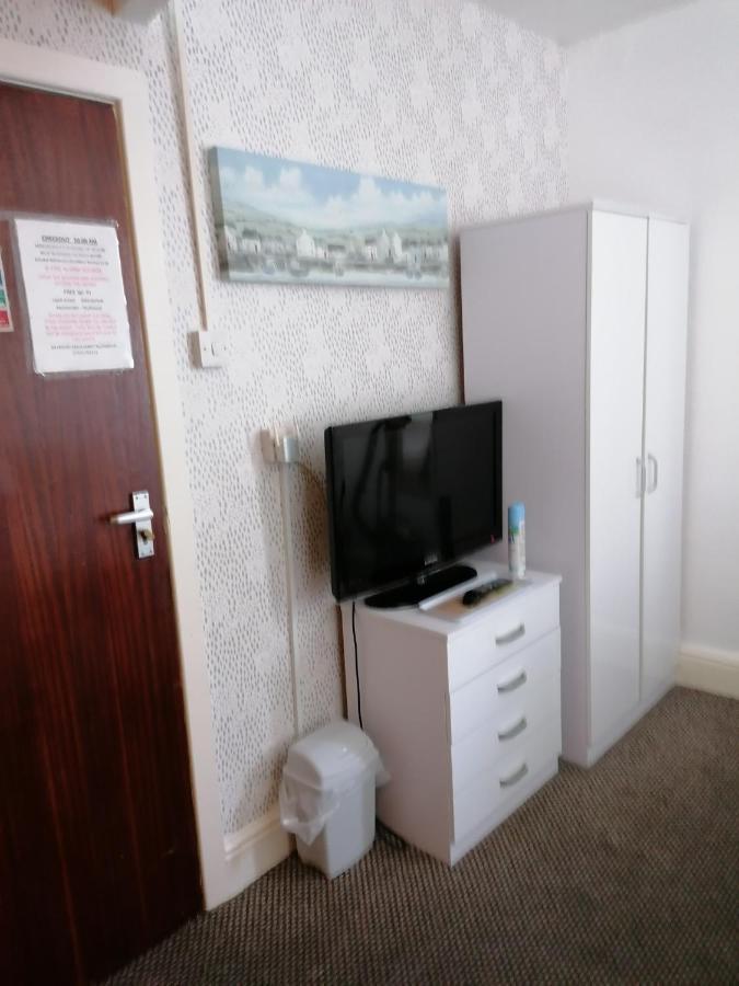 The Kirkview Bed & Breakfast Blackpool Exterior photo