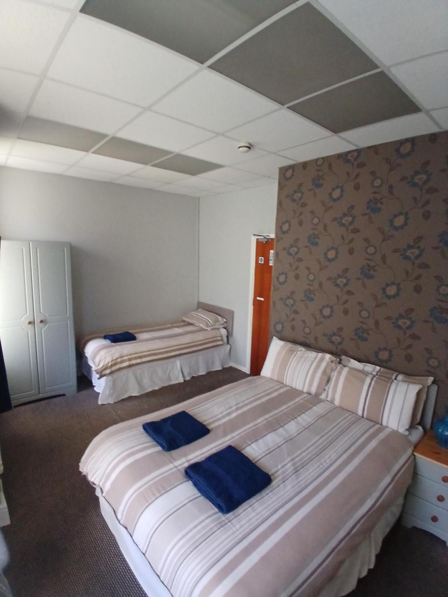 The Kirkview Bed & Breakfast Blackpool Exterior photo